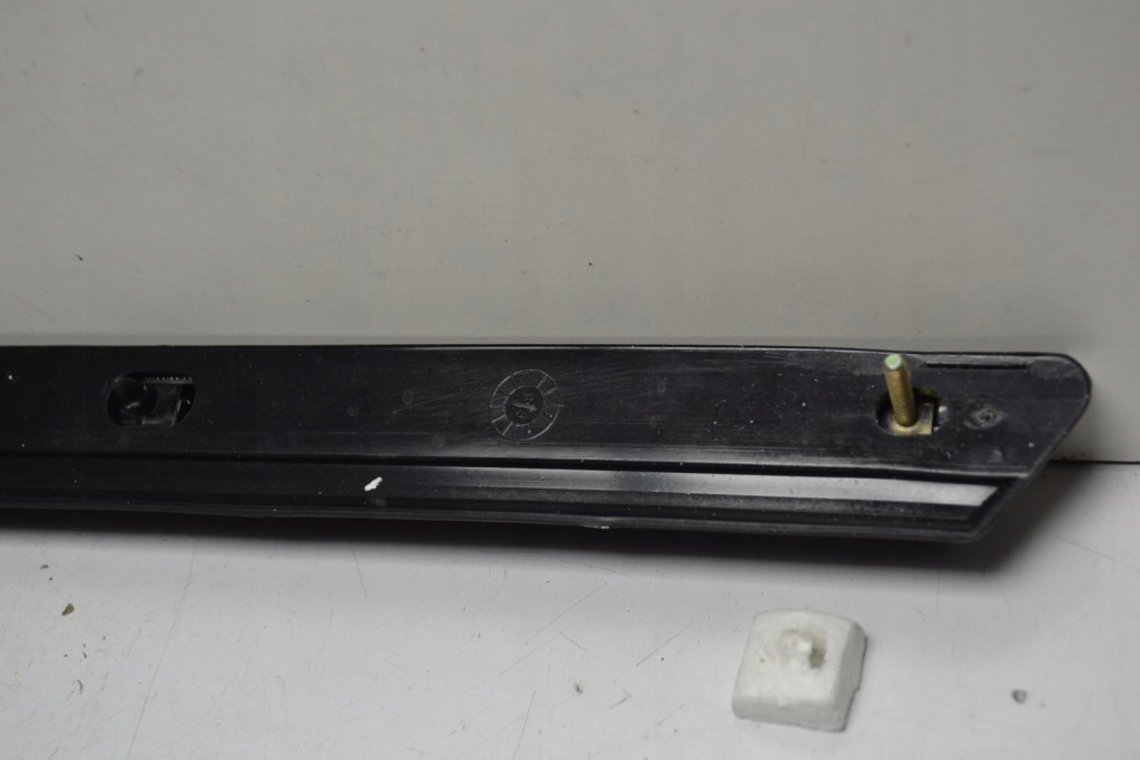 фото №9, Mercedes w107 slc молдинг боковая крыла правая задняя