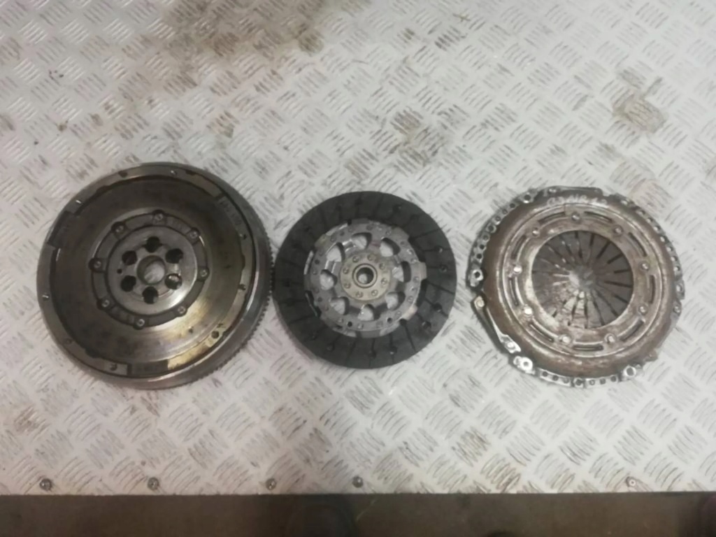 фото №1, Citroen c3 aircross 1,2 thp колесо двухмассовый