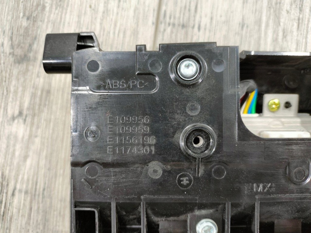 фото №9, Mercedes gle w167 лампа потолочный a0009004227-9051