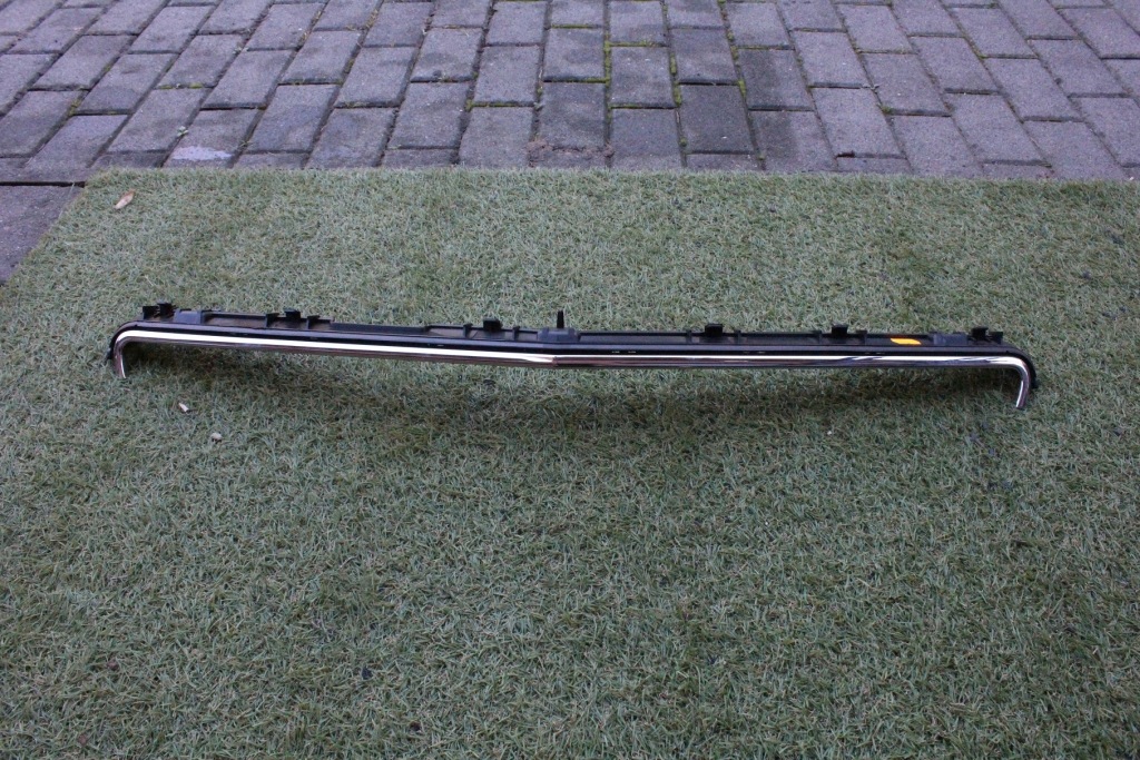 Купить Mercedes w 207 молдинг капот передней оригинал