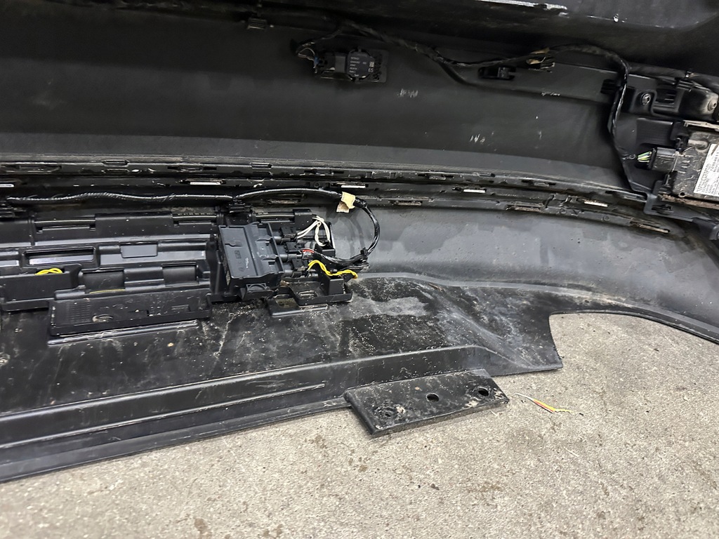 фото №11, Volvo v60 ii lift 22-25 бампер задний kompletny 4 x pdc радары blis