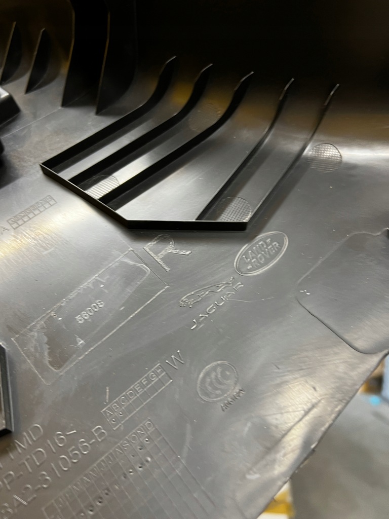 фото №12, Захист обшивка стійка середнього b права праве range rover velar l560