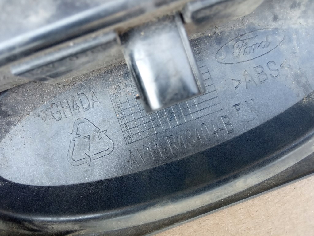 фото №13, Ford b-max 2012-17r.- накладка кришки задня av11-r43404-bfw