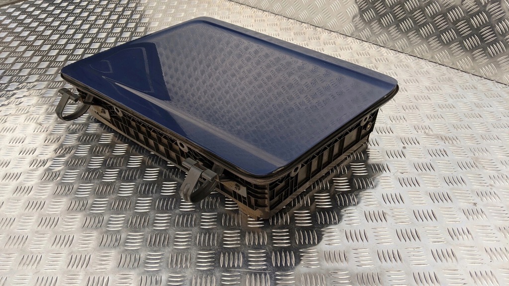 фото №3, Крышка багажника бардачка кабины scania r правая сторона