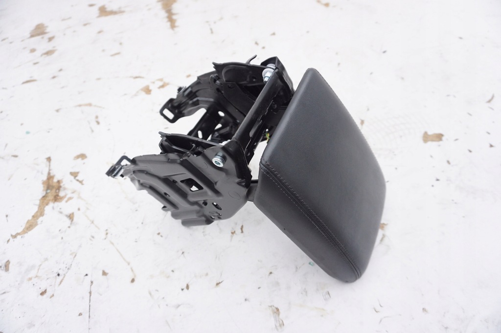 фото №1, Подлокотник кожа audi a4 b8