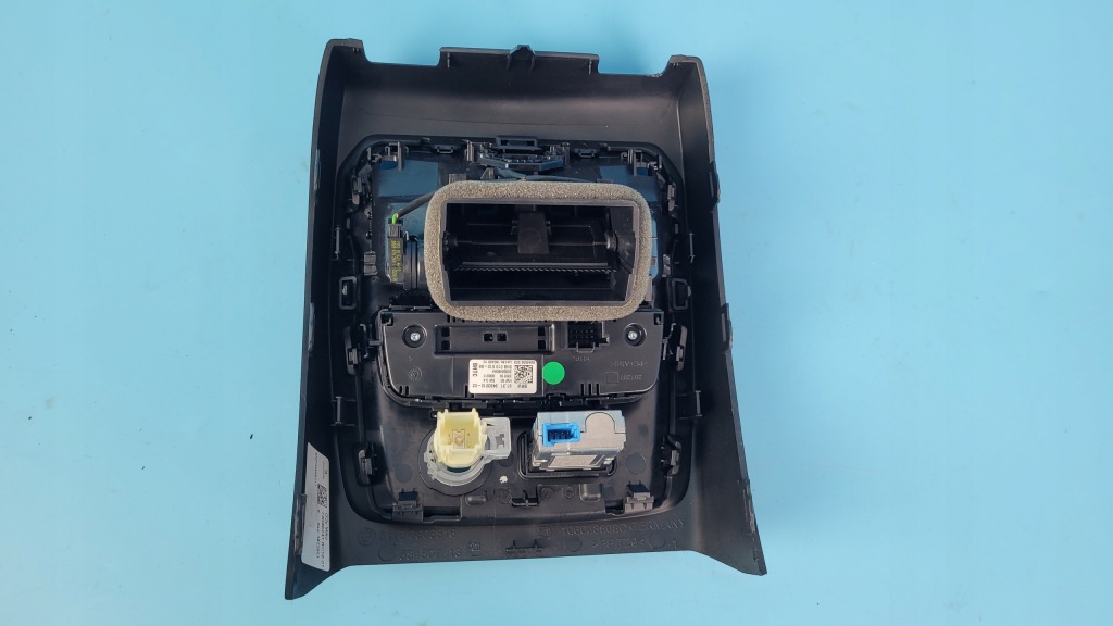 фото №15, Bmw 3' g20 g21 решётка туннель среднего задняя 6806816