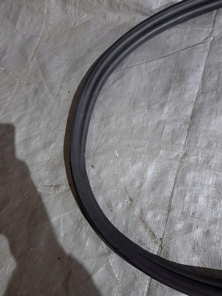 фото №3, Ford ka plus прокладка багажника
