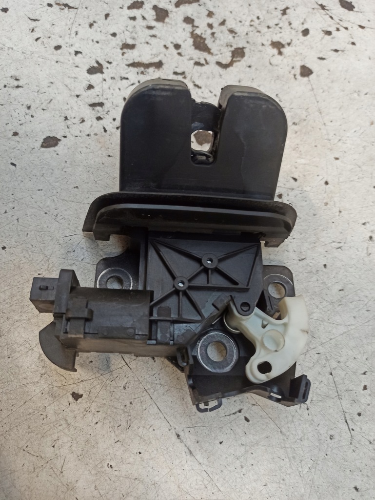 фото №8, Audi q7 4l замок кришки задній задня 8p4827505b