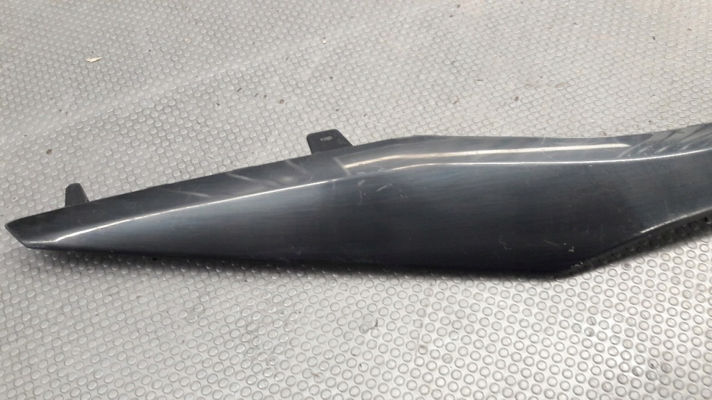 7475996 молдинг правый перед bmw f40 czarna Оригинал