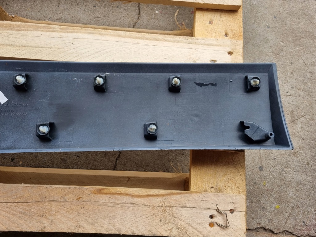 Купить Trafic iii vivaro b молдинг левая боковая 93867912 93867929 934535569