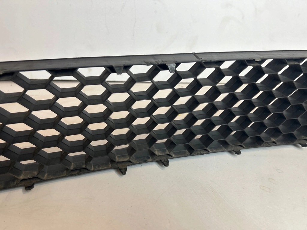 фото №9, Решётка средняя бампера skoda fabia ii rs