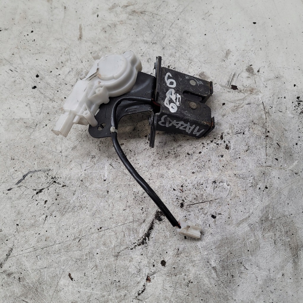 фото №1, Замок крышки багажника задняя mazda 3