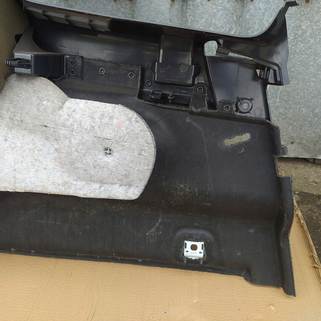 фото №8, Volvo xc60 i 08- обшивка багажника правый задняя обивка 30721203