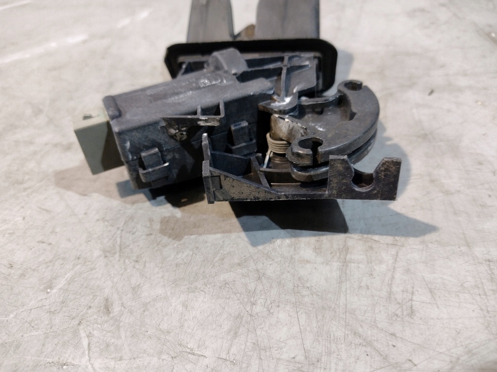 фото №10, Замок кришки багажника volkswagen passat b6 sedan 4f5827505c