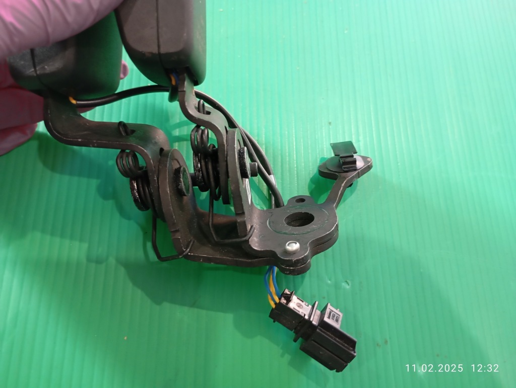 фото №4, Клипса ремней задняя cupra formentor seat leon iv 4 20- 5fa857739