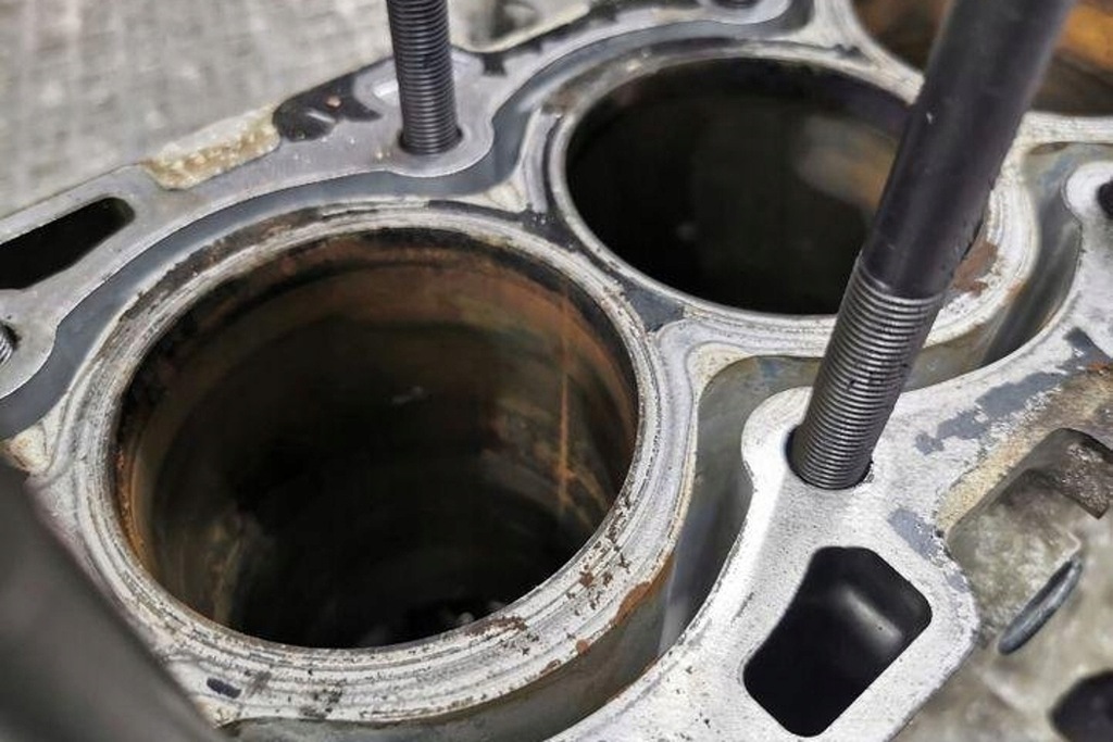 фото №9, Блок двигателя toyota corolla verso _e12_ 2ad 2.2l дизель 66kw 2006