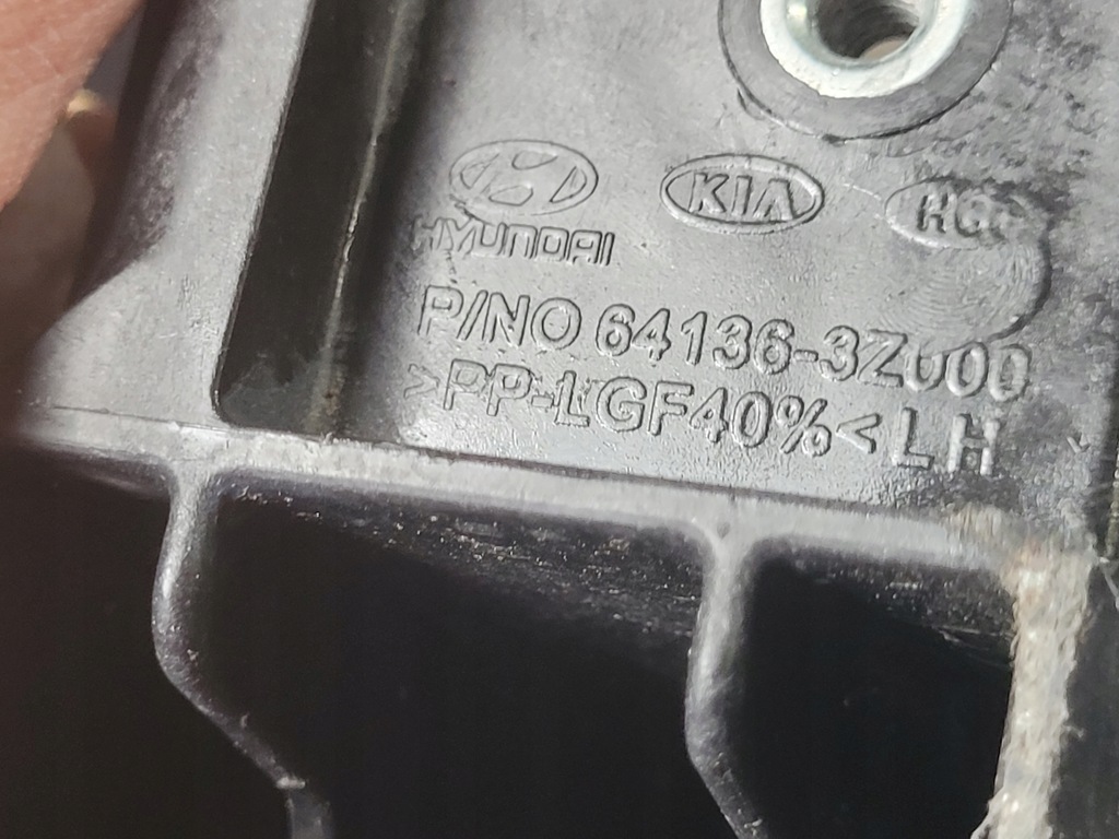 фото №10, Hyundai i40 pas перед передній кронштейн лампа l+p