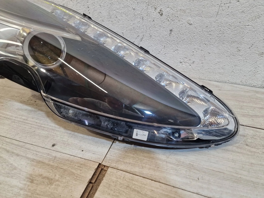 фото №6, Лампа права перед aston martin rapid ad43-13w029-bb