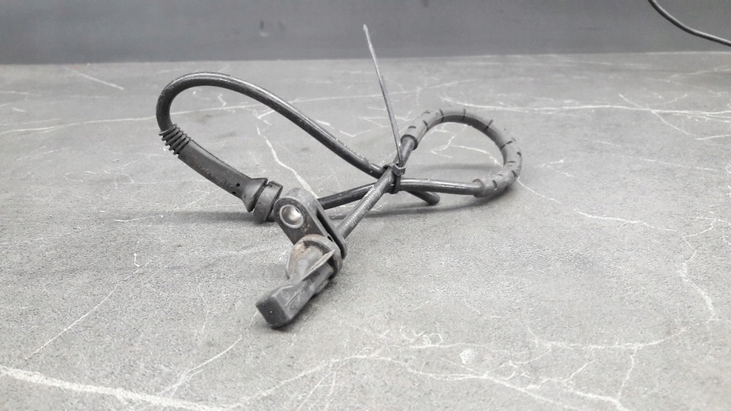 фото №1, 100711-61983 датчик перед abs bmw e90