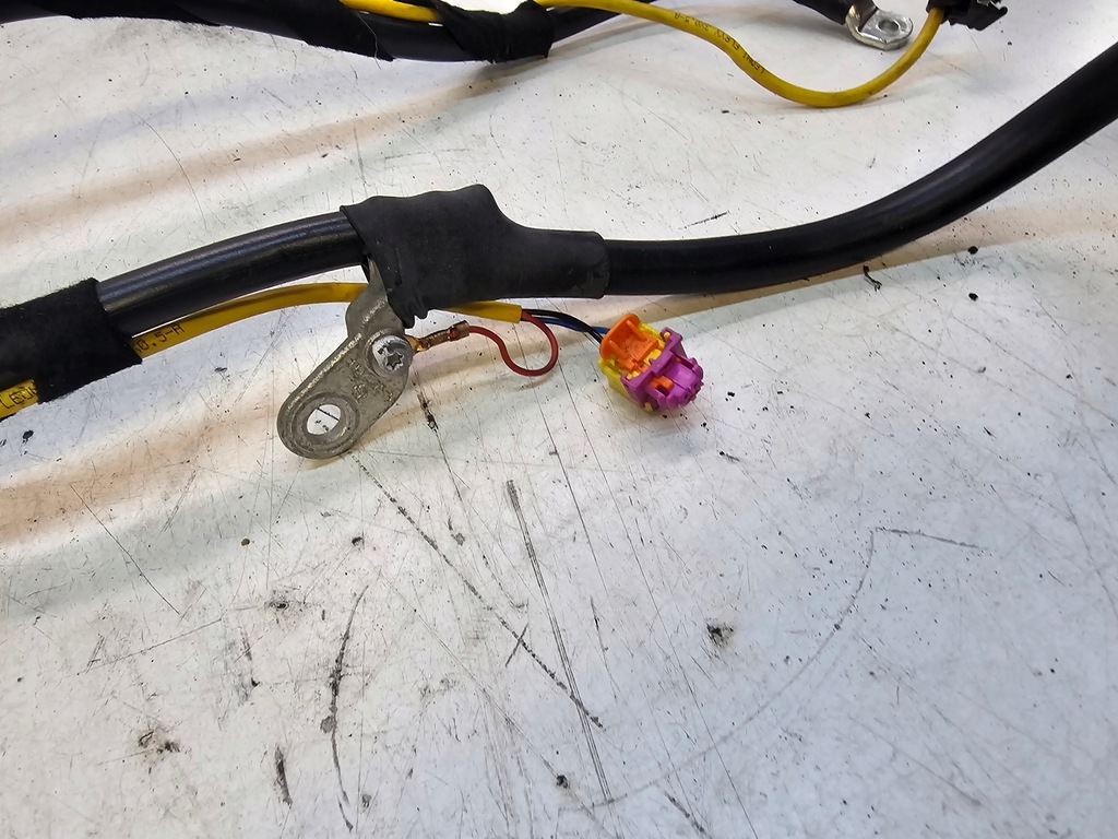 фото №4, Клемма плюсовая audi a6 c6 4f0971225f