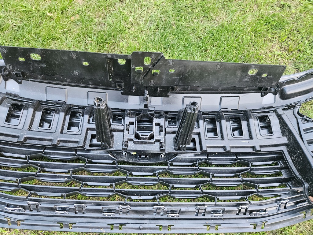 фото №15, Решітка радіатора решітка радіатора перед ford transit connect iii 22r-