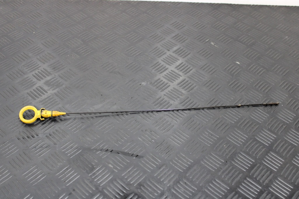 фото №1, Щуп щуп масла 04l115611f vw passat b8 3g0 2,0 tdi crl