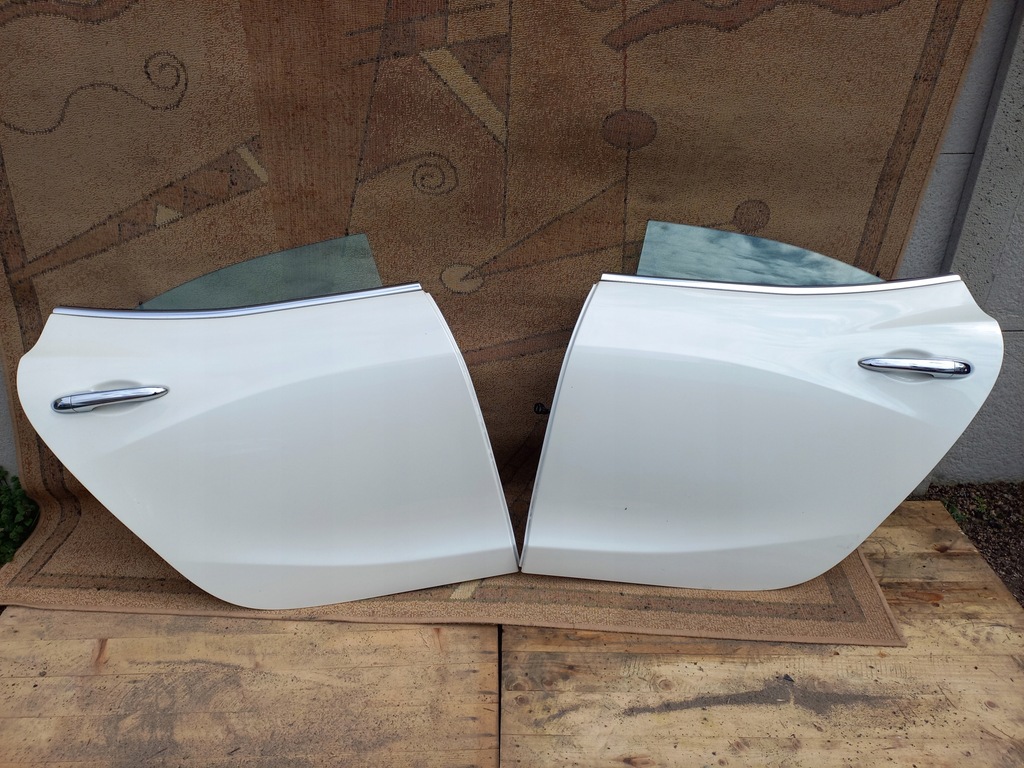 фото №1, Maserati ghibli двері задня праве lerwe з скло повний перламутр