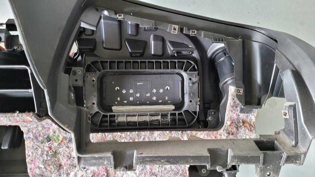 фото №5, Консоль панель приладів панель приладів alfa romeo mito czerwona oryg