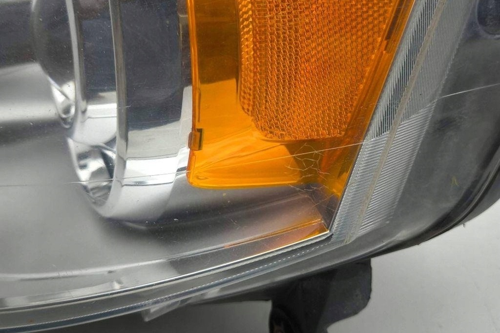 фото №14, Лампа левая передняя chrysler grand voyager v rt 5dv00900000 2.8l дизель