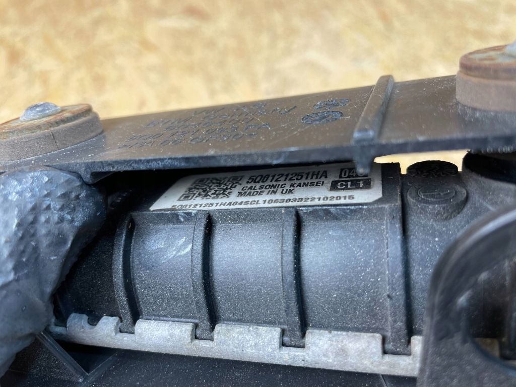 Дополнительная радиатор воды vw golf vii r-line 5q0121251ha 5q0121093fa Доставка