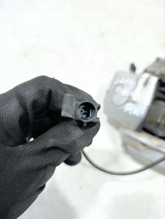 Супорт гальма maserati gran turismo 2008 з передній з лівий 20704602 Недорого