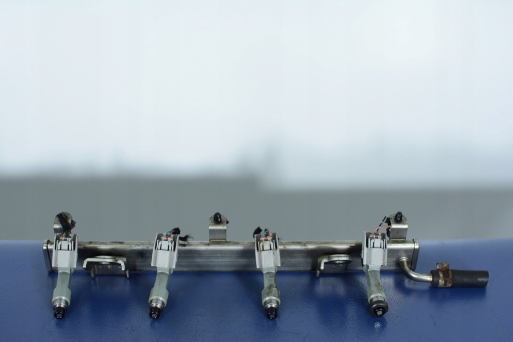 фото №1, Suzuki swift iii 1.3 молдинг питающая