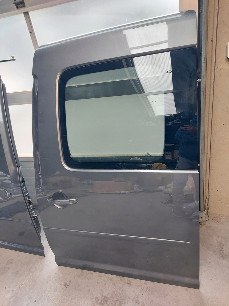 фото №1, Двері бічний ліва vw caddy 2k5 maxi lr7h повний