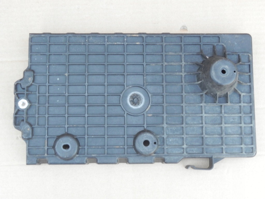 Volvo v40 2 cross d2 d3 d4 основание аккумулятор 31301934 Недорого