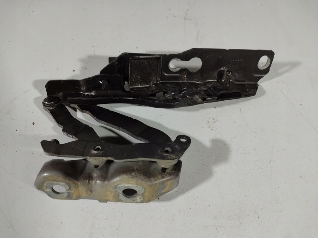 фото №12, Volvo v60 18r- петля капот лівий