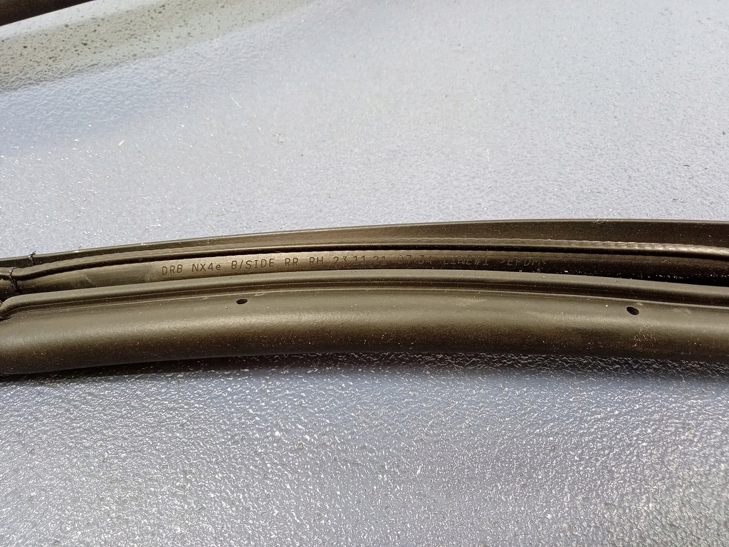 фото №5, Hyundai tucson iv прокладка дверь правый задняя