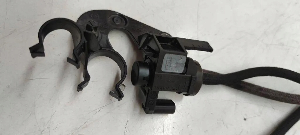 Клапан електромагнітний bmw x1 f48 70478502 2.0l дизель 2018 Зі Шроту