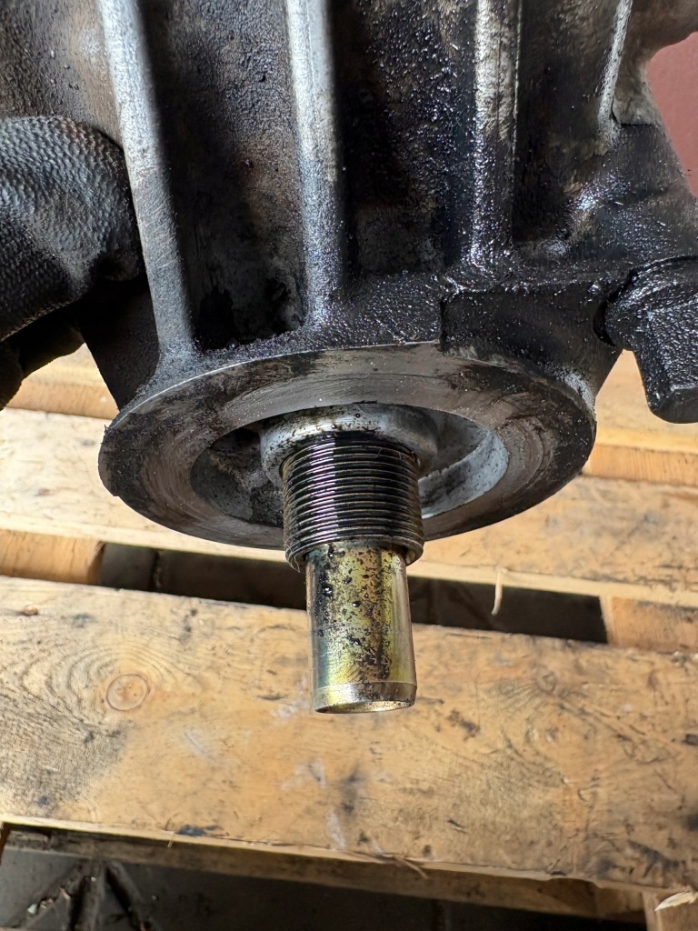 Основа фільтра оливи радіатор mitsubishi pajero 3 3.2 did me203650 Ціна