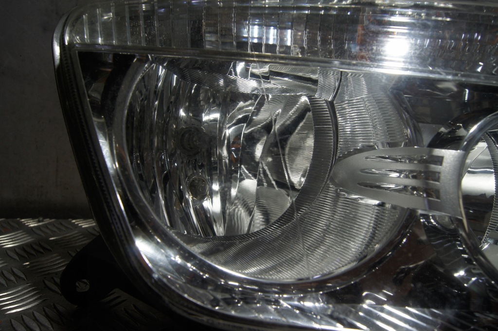 фото №7, Лампа передняя правая dacia duster 260100067r