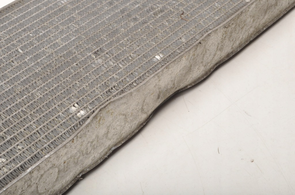 Audi a4 b9 1.4 tfsi 150km радиатор воздуха интеркулер 8w0145804a Киев