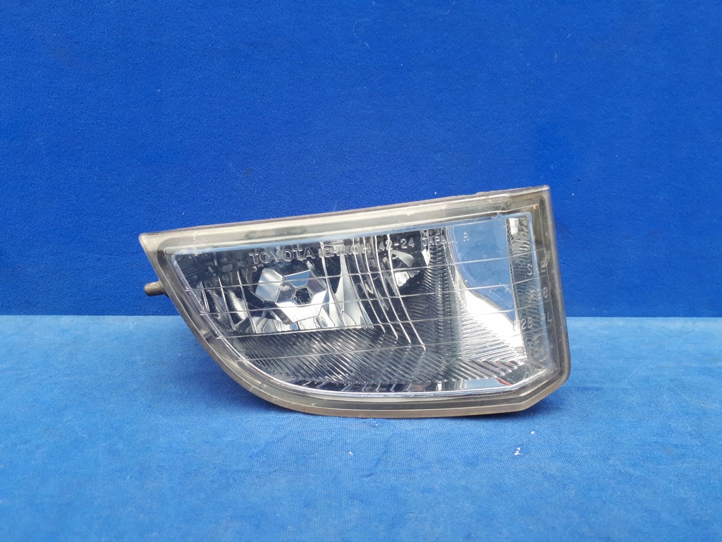 фото №1, Toyota rav-4 rav4 2000-2003 00-03 противотуманная фара правый