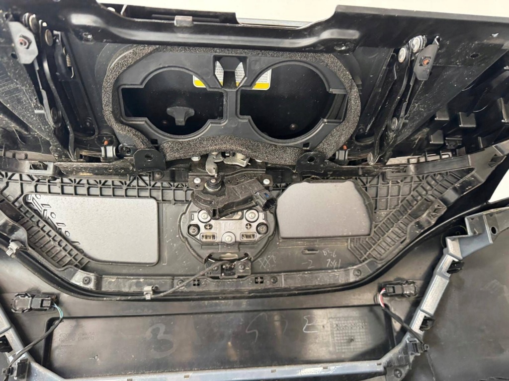 Nissan leaf 2 бампер перед передній pdc камера Зі Шроту