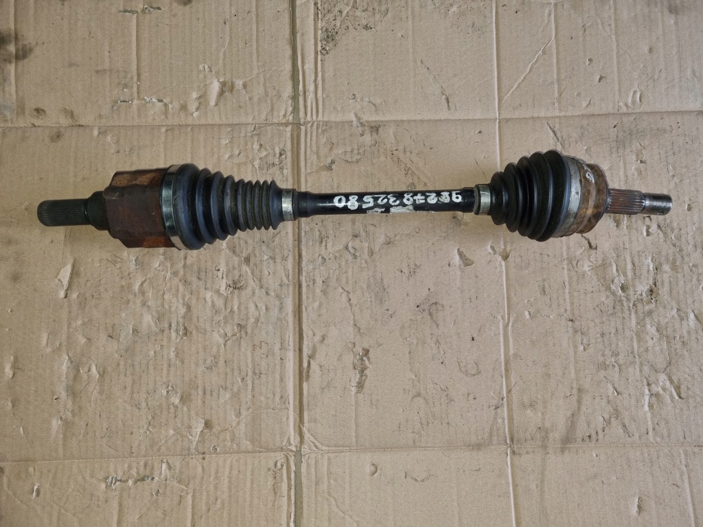 Купити Привідний вал ліва перед peugeot 2008 ii 9827832580