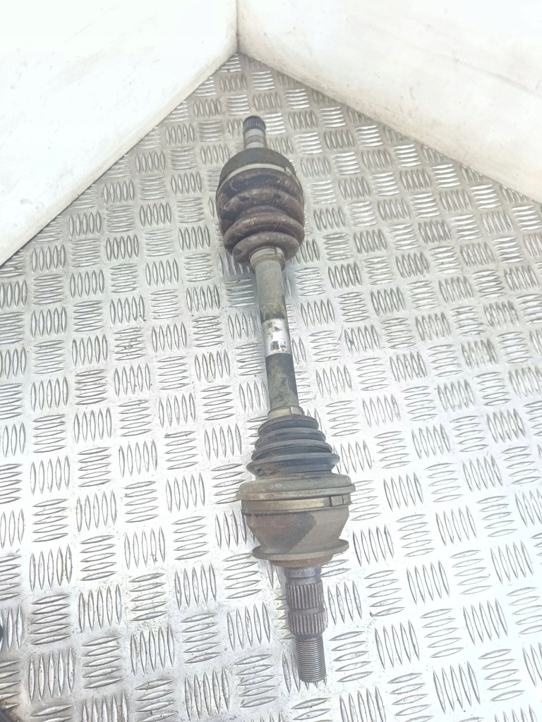 Купить Opel insignia a 2010 приводной вал передняя