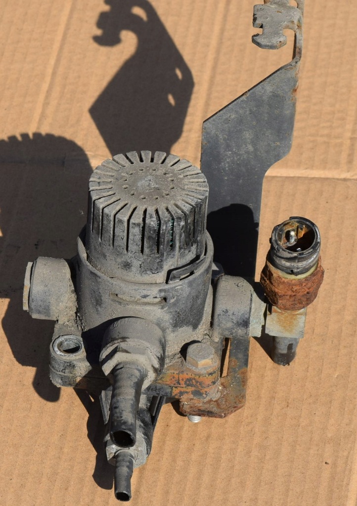 фото №1, Клапан гальма ручного mercedes actros a0044298044