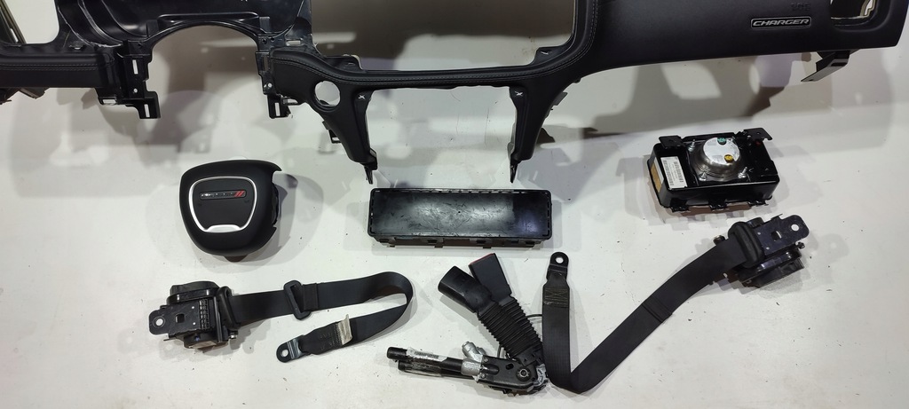 фото №8, Dodge charger приборная панель консоль подушка безопасности подушки безопасности ремни