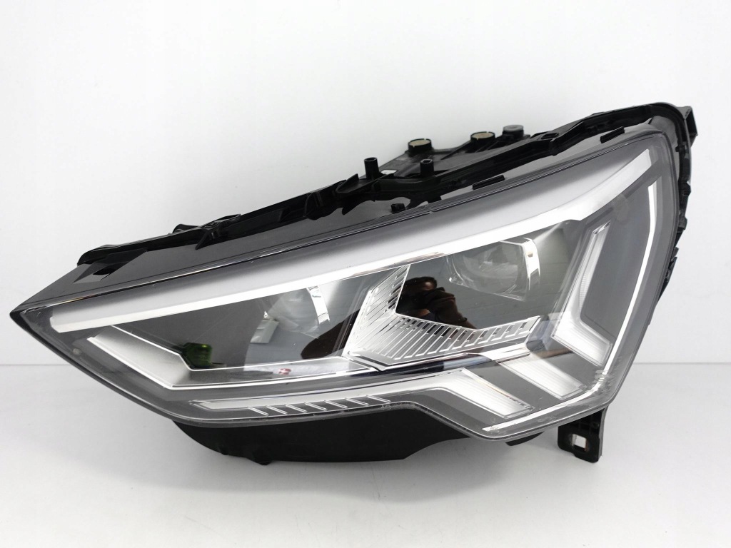 фото №1, Audi q3 ii 2 f3 83a 18- full led matrix лампа левая eu