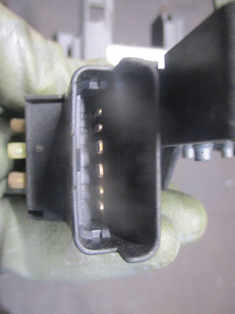 Предохранители аккумулятор peugeot 5008 1 09-13r 9666527580 в Украине