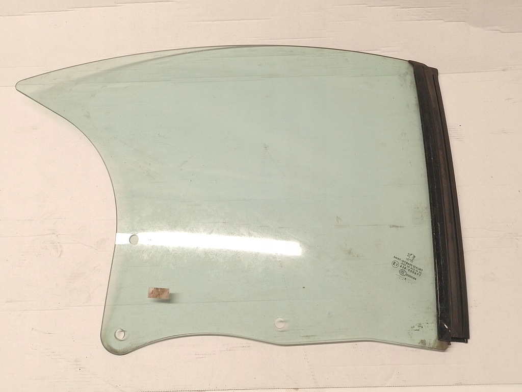 фото №1, Скло задня права peugeot 308 t7 cc