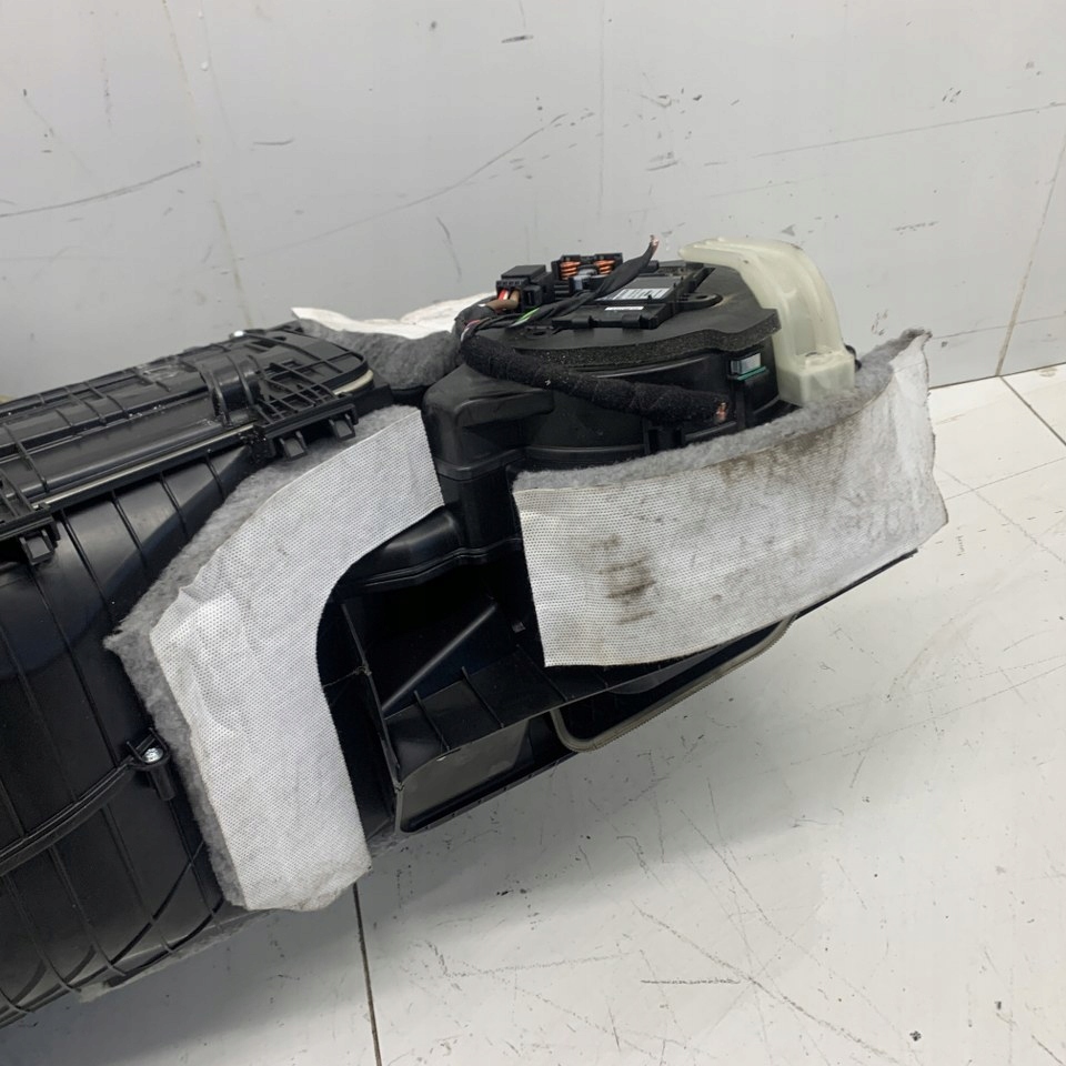 фото №9, Отопитель воздуходувка двигатели комплектная europa bmw 7 g11 g12 16r